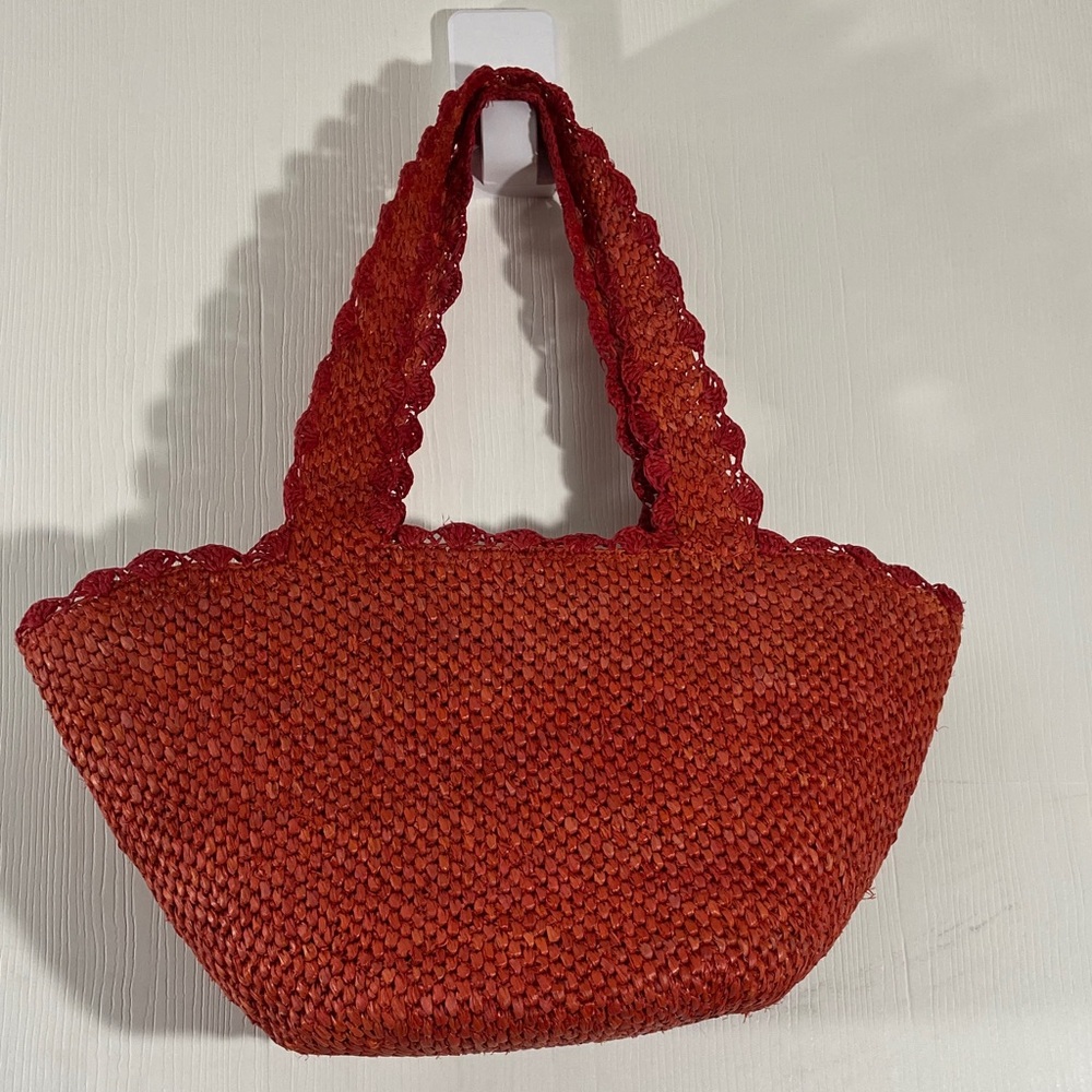 Chic Red Woven Tote Bag - Picture 10 of 11